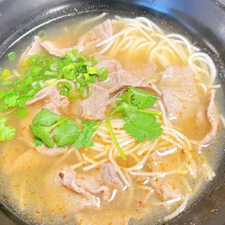 Vietnamese Spicy Beef Soup (Bun Bo Hue)
